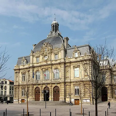 Spacieuse Maison, 4 Chambres, Wi-fi Et Parking * Tourcoing
